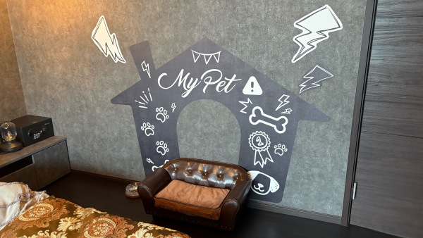 ウォールステッカーの犬用フォトスポット